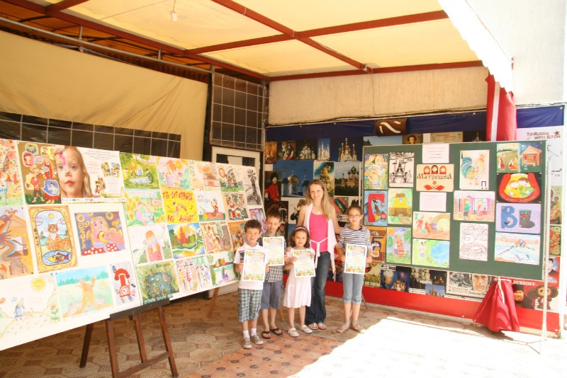 Ц - Выставка рисунков финалистов в Марокко
